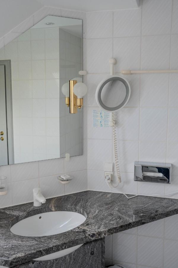 Eventlocation & Hotel Schloss Neuburg Obrigheim Εξωτερικό φωτογραφία